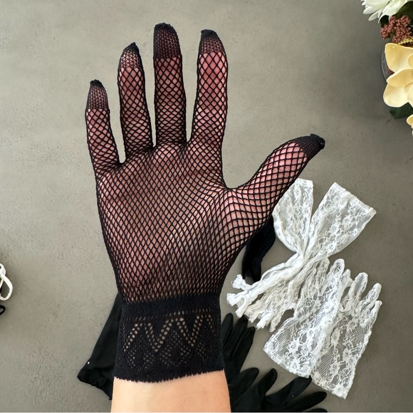 Assorted gloves size small - Picture 7 of 8